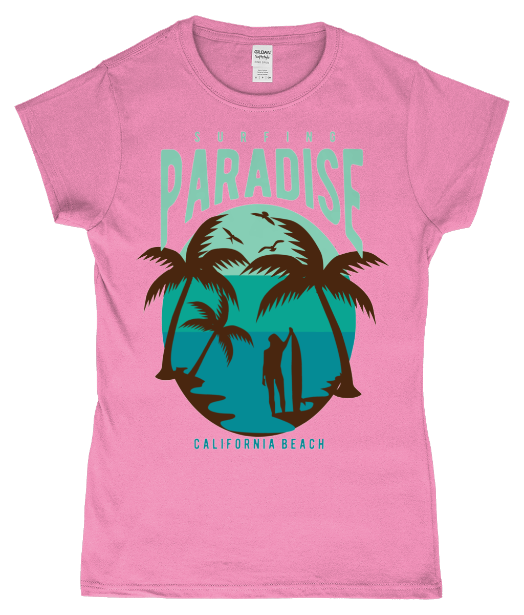 Surfing Paradise California Beach - T-shirt ajusté en fil filé à anneaux pour femme Gildan SoftStyle®