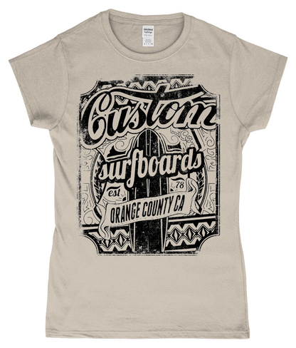 Planches de surf personnalisées - T-shirt ajusté en fil filé à anneaux SoftStyle® pour femme