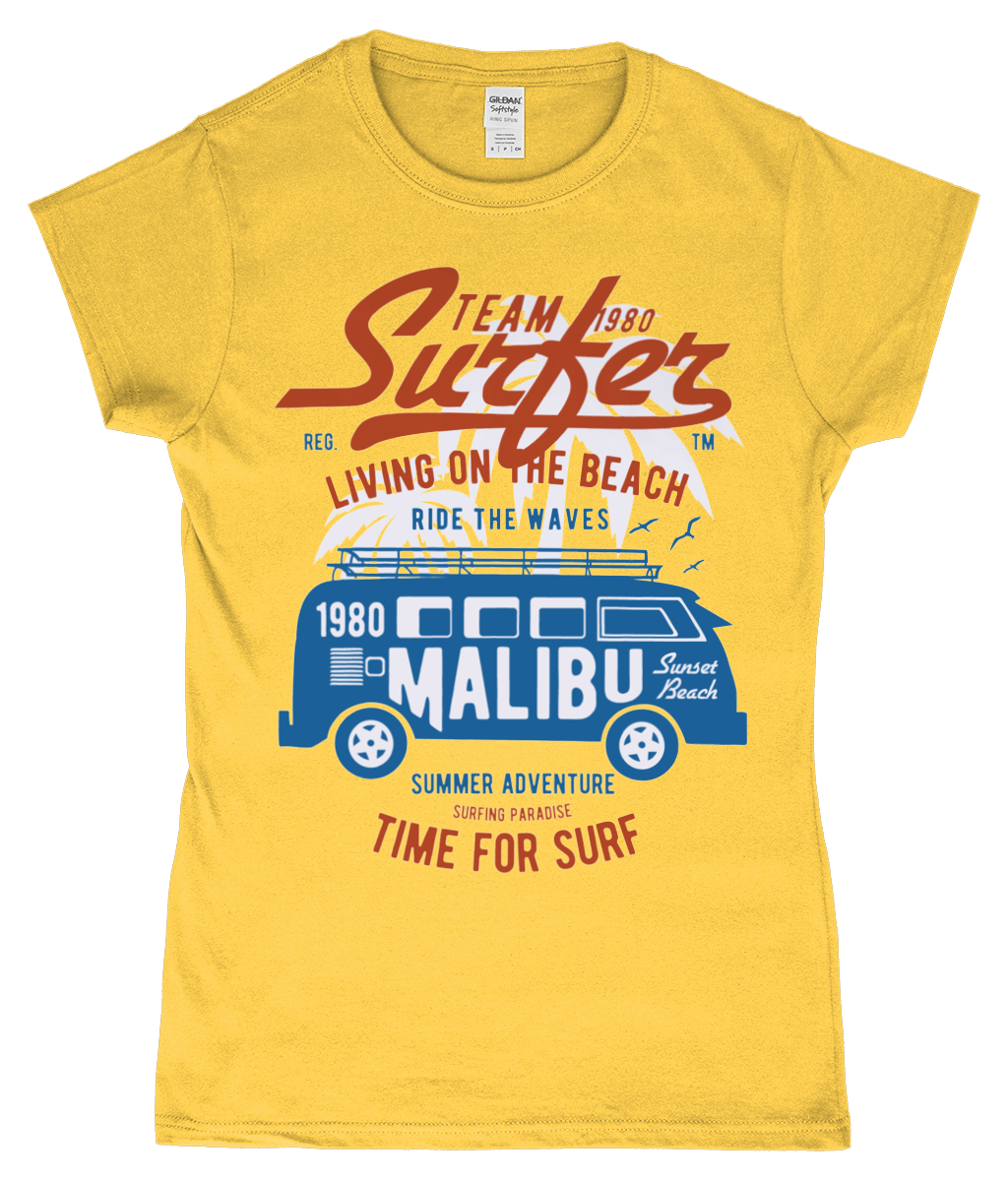 Team Surfer 1980 - Gildan SoftStyle® tailliertes ringgesponnenes T-Shirt für Damen