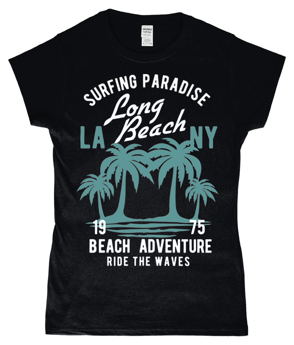 Aventure à la plage - T-shirt ajusté Gildan SoftStyle® pour femme