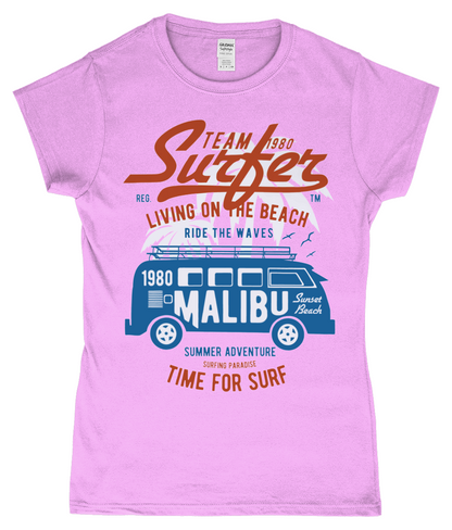 Team Surfer 1980 - T-shirt ajusté en fil filé à anneaux pour femme Gildan SoftStyle®