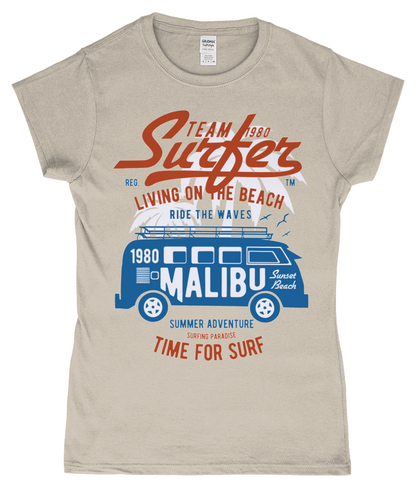 Team Surfer 1980 - Gildan SoftStyle® tailliertes ringgesponnenes T-Shirt für Damen